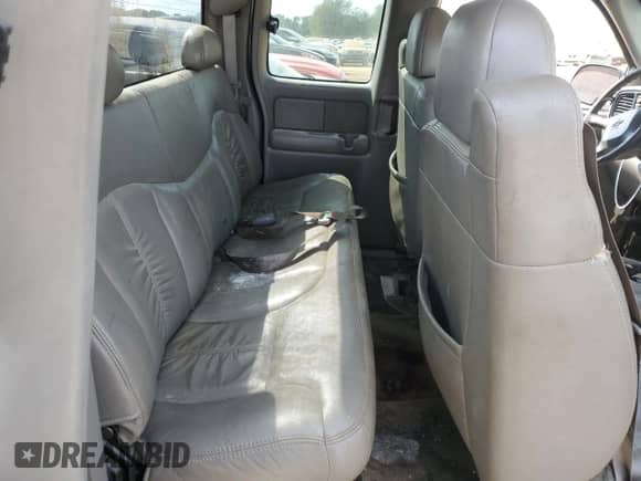 2000 Chevrolet Silverado 1500 LS z VIN 1GCEK19T6YZ359931, wystawiony jako Copart lot #70433884 z przebiegiem 458 301 mil mil oraz Czysty tytuł • Clean title. Historia ofert i sprzedaży dostępna na DreamBid. Obrazek 10.