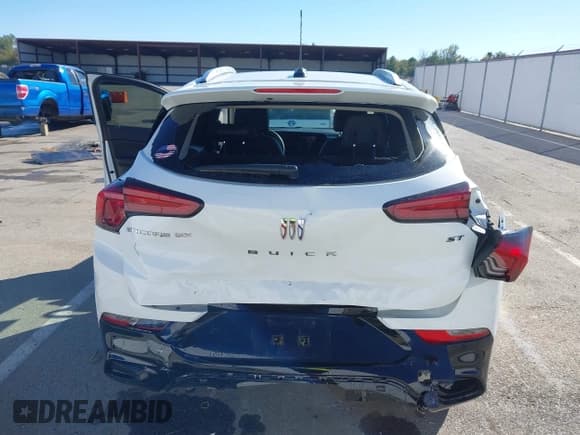 ✅ 2024 Buick Encore GX Sport Touring • VIN: KL4AMDSL5RB009229 • Lot: 43400867. Wystawiony na IAAI z przebiegiem 53 487 mil. Bezpłatny archiwum sprzedaży aukcyjnych z USA i szczegółowy raport historii pojazdu na DreamBid. Zdjęcie 6.