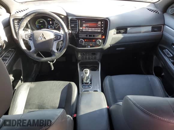 2019 Mitsubishi Outlander SEL with VIN JA4J24A53KZ052294, listed as a Copart auction lot 53404005 with 62,905 mi miles and Salvage title. Bid and sale history available at DreamBid. Image 8.