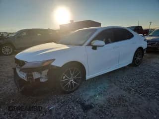 ✅ 2022 Toyota Camry SE • VIN: 4T1G11AK0NU710173 • Lot: 90700145. Listed on Copart with 50,074 mi. Free auction sales archive from the USA and detailed vehicle history report at DreamBid. Image 1.