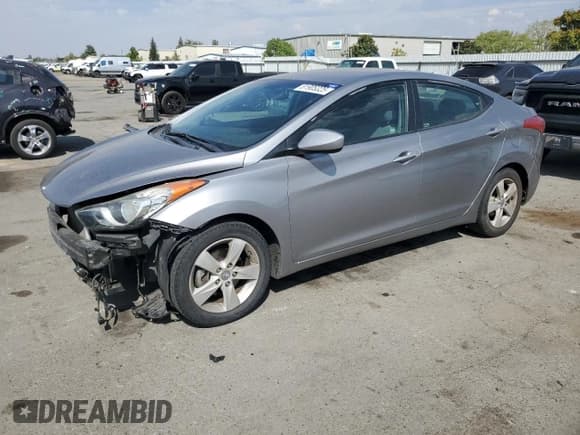 ✅ 2013 Hyundai Elantra GLS • VIN: KMHDH4AEXDU895597 • Lot: 81905325. Wystawiony na Copart z przebiegiem 118 825 mil. Bezpłatny archiwum sprzedaży aukcyjnych z USA i szczegółowy raport historii pojazdu na DreamBid. Zdjęcie 1.