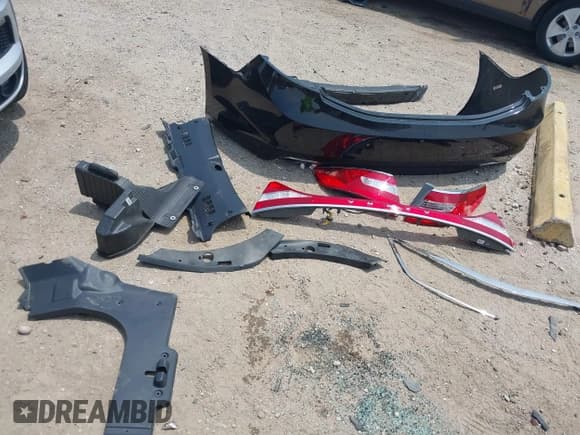 ✅ 2016 Hyundai Azera Limited • VIN: KMHFH4JG1GA548949 • Лот: 42315132. Опубликован ранее на IAAI с пробегом 61 739 миль. Бесплатный доступ к архиву аукционных продаж из США и подробный отчёт об истории автомобиля на DreamBid. Изображение 12.