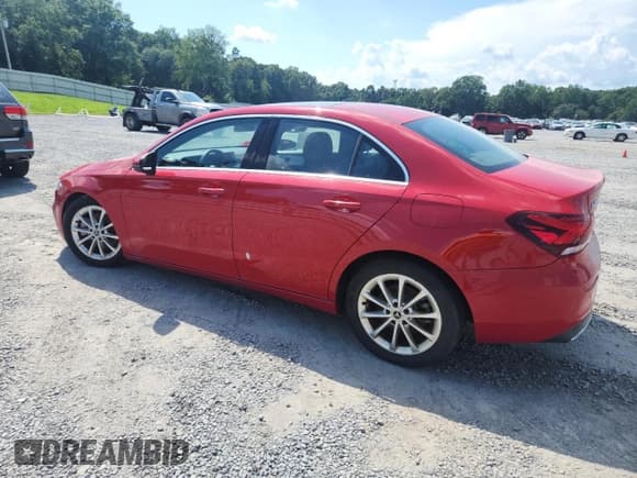 ✅ 2019 Mercedes-Benz A 220 • VIN: WDD3G4FB1KW020109 • Lot: 69242375. Wystawiony na Copart z przebiegiem 111 950 mil. Bezpłatny archiwum sprzedaży aukcyjnych z USA i szczegółowy raport historii pojazdu na DreamBid. Zdjęcie 2.