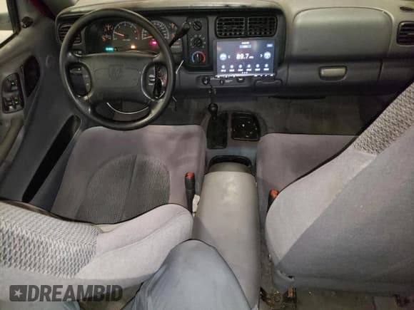 ✅ 1999 Dodge Dakota SLT • VIN: 1B7GG22YXXS215599 • Lot: 54630655. Wystawiony na Copart z przebiegiem 141 255 mil. Bezpłatny archiwum sprzedaży aukcyjnych z USA i szczegółowy raport historii pojazdu na DreamBid. Zdjęcie 8.