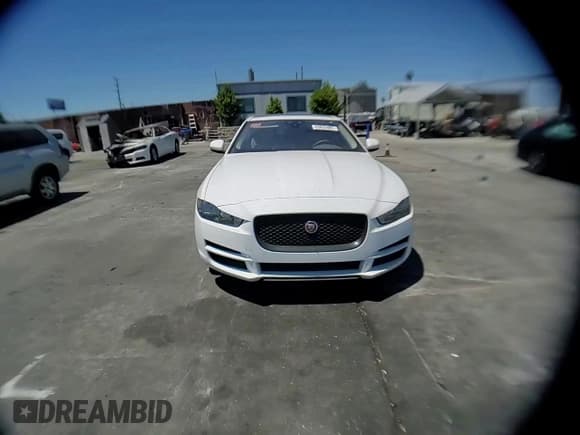 ✅ 2017 Jaguar XE 25t Prestige • VIN: SAJAE4BG1HA952939 • Lot: 63829485. Wystawiony na Copart z przebiegiem 67 543 mil. Bezpłatny archiwum sprzedaży aukcyjnych z USA i szczegółowy raport historii pojazdu na DreamBid. Zdjęcie 13.