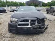 ✅ 2013 Dodge Charger SE • VIN: 2C3CDXBGXDH554432 • Lot: 58388595. Wystawiony na Copart z przebiegiem 201 435 mil. Bezpłatny archiwum sprzedaży aukcyjnych z USA i szczegółowy raport historii pojazdu na DreamBid. Zdjęcie 5.
