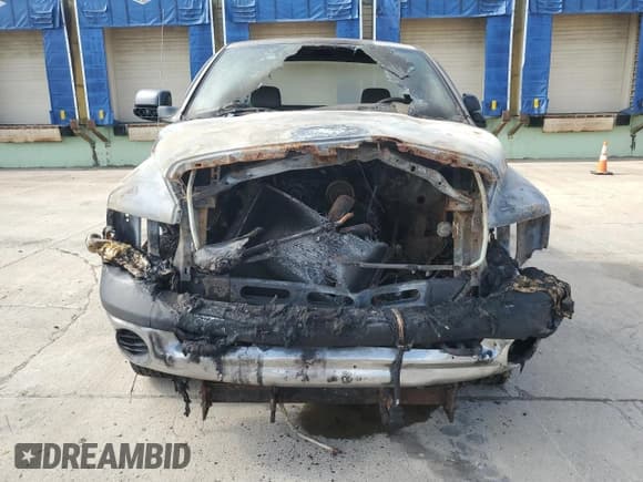 ✅ 2005 Dodge 2500 ST • VIN: 3D7KS26D55G817868 • Lot: 63624165. Wystawiony na Copart z przebiegiem Nie podano. Bezpłatny archiwum sprzedaży aukcyjnych z USA i szczegółowy raport historii pojazdu na DreamBid. Zdjęcie 5.