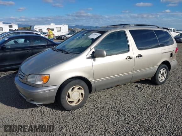 ✅ 2001 Toyota Sienna LE • VIN: 4T3ZF13C61U361232 • Lot: 43498432. Wystawiony na IAAI z przebiegiem 260 455 mil. Bezpłatny archiwum sprzedaży aukcyjnych z USA i szczegółowy raport historii pojazdu na DreamBid. Zdjęcie 2.