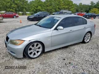 2006 BMW 3 Series 330i with VIN WBAVB33556PS18683, listed as a Copart auction lot 69453705 with 196,562 mi miles and Clean title. Bid and sale history available at DreamBid. Image 1.
