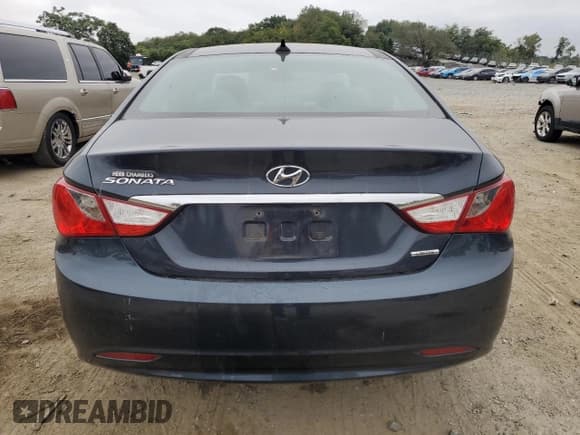 ✅ 2013 Hyundai Sonata SE • VIN: 5NPEC4AC5DH695954 • Lot: 71154224. Listed on Copart with 174,314 mi. Free auction sales archive from the USA and detailed vehicle history report at DreamBid. Image 6.