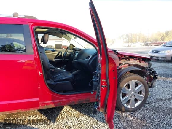 2013 Dodge Journey R/T z VIN 3C4PDDFG9DT663171, wystawiony jako IAAI lot #43388513 z przebiegiem 79 516 mil mil oraz . Historia ofert i sprzedaży dostępna na DreamBid. Obrazek 5.