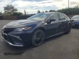 2022 Toyota Camry XSE with VIN 4T1K61BK1NU053720, listed as a Copart auction lot 70303225 with 36,865 mi miles and Salvage title. Bid and sale history available at DreamBid. Image 1.