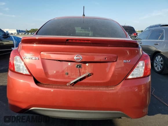 ✅ 2019 Nissan Versa S Plus • VIN: 3N1CN7AP1KL847461 • Lot: 93652085. Wystawiony na Copart z przebiegiem 77 186 mil. Bezpłatny archiwum sprzedaży aukcyjnych z USA i szczegółowy raport historii pojazdu na DreamBid. Zdjęcie 6.