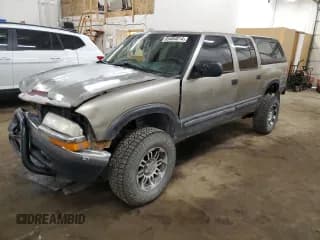 ✅ 2001 Chevrolet S-10 LS • VIN: 1GCDT13W41K240639 • Лот: 85464814. Опубликован ранее на Copart с пробегом 229 068 миль. Бесплатный доступ к архиву аукционных продаж из США и подробный отчёт об истории автомобиля на DreamBid. Изображение 1.