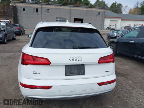 ✅ 2019 Audi Q5 Prestige • VIN: WA1CNAFY9K2087240 • Лот: 43589737. Опубликован ранее на IAAI с пробегом 27 208 миль. Бесплатный доступ к архиву аукционных продаж из США и подробный отчёт об истории автомобиля на DreamBid. Изображение 16.