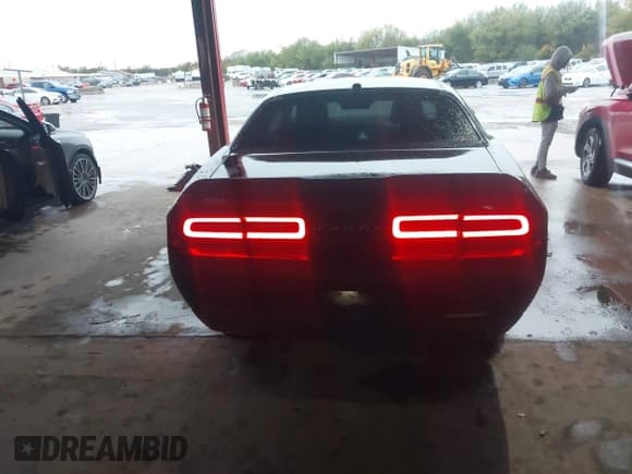 ✅ 2015 Dodge Challenger SXT • VIN: 2C3CDZAG9FH710654 • Lot: 43774058. Wystawiony na IAAI z przebiegiem 190 846 mil. Bezpłatny archiwum sprzedaży aukcyjnych z USA i szczegółowy raport historii pojazdu na DreamBid. Zdjęcie 16.