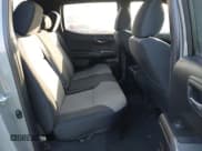 ✅ 2023 Toyota Tacoma SR • VIN: 3TMCZ5AN9PM626034 • Lot: 43517093. Wystawiony na IAAI z przebiegiem 35 131 mil. Bezpłatny archiwum sprzedaży aukcyjnych z USA i szczegółowy raport historii pojazdu na DreamBid. Zdjęcie 8.