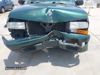 ✅ 2002 Chevrolet Blazer LS • VIN: 1GNCS13W82K110029 • Lot: 42416817. Wystawiony na IAAI z przebiegiem 268 146 mil. Bezpłatny archiwum sprzedaży aukcyjnych z USA i szczegółowy raport historii pojazdu na DreamBid. Zdjęcie 6.