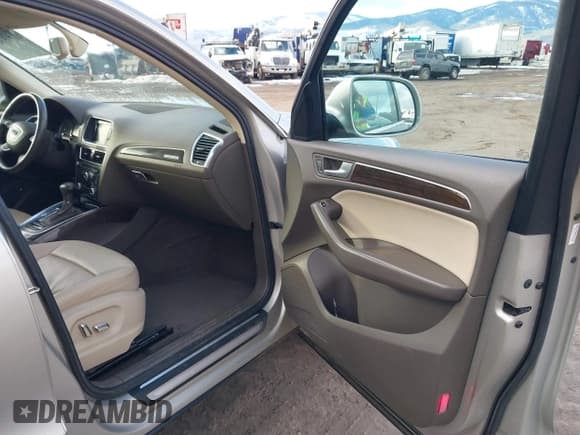 ✅ 2014 Audi Q5 Premium Plus • VIN: WA1CMAFP6EA063529 • Lot: 41705364. Listed on IAAI with 154,501 mi. Free auction sales archive from the USA and detailed vehicle history report at DreamBid. Image 5.