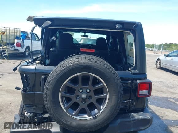 ✅ 2021 Jeep Wrangler Unlimited Sport S • VIN: 1C4HJXDG4MW581070 • Lot: 42178964. Wystawiony na IAAI z przebiegiem 40 001 mil. Bezpłatny archiwum sprzedaży aukcyjnych z USA i szczegółowy raport historii pojazdu na DreamBid. Zdjęcie 17.