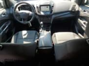 ✅ 2019 Ford Escape SE • VIN: 1FMCU0GD1KUA15723 • Лот: 70466145. Опубликован ранее на Copart с пробегом 129 281 миль. Бесплатный доступ к архиву аукционных продаж из США и подробный отчёт об истории автомобиля на DreamBid. Изображение 8.