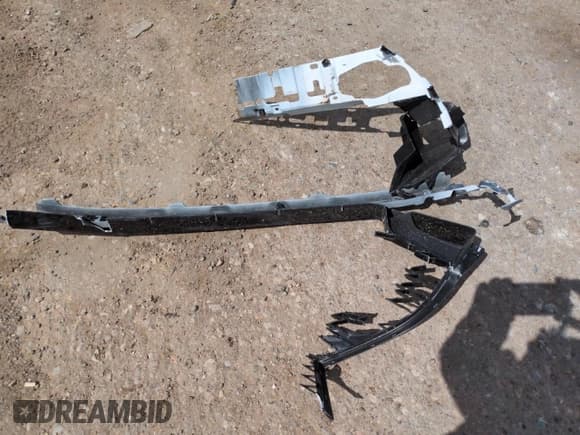 ✅ 2025 Lexus IS 300 F Sport • VIN: JTHB81F25S5054754 • Lot: 63297395. Listed on Copart with 2,513 mi. Free auction sales archive from the USA and detailed vehicle history report at DreamBid. Image 12.