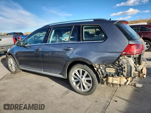 ✅ 2017 Volkswagen Golf S • VIN: 3VWH17AU2HM516750 • Лот: 93112945. Опубликован ранее на Copart с пробегом 110 388 миль. Бесплатный доступ к архиву аукционных продаж из США и подробный отчёт об истории автомобиля на DreamBid. Изображение 2.