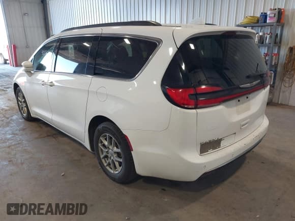 ✅ 2022 Chrysler Pacifica Touring • VIN: 2C4RC1FG2NR162279 • Lot: 42115620. Wystawiony na IAAI z przebiegiem 224 157 mil. Bezpłatny archiwum sprzedaży aukcyjnych z USA i szczegółowy raport historii pojazdu na DreamBid. Zdjęcie 3.