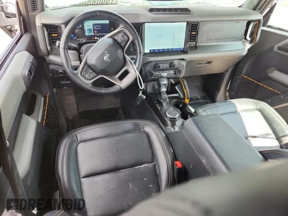 ✅ 2022 Ford Bronco • VIN: 1FMEE5DP6NLB64270 • Lot: 70008805. Listed on Copart with 26,658 mi. Free auction sales archive from the USA and detailed vehicle history report at DreamBid. Image 8.