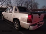 ✅ 2008 Chevrolet Avalanche 1LT • VIN: 3GNFK12338G239946 • Лот: 43812690. Опубликован ранее на IAAI с пробегом 223 627 миль. Бесплатный доступ к архиву аукционных продаж из США и подробный отчёт об истории автомобиля на DreamBid. Изображение 3.