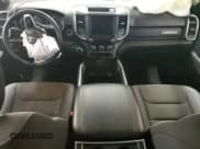 ✅ 2021 Ram 1500 Big Horn • VIN: 1C6SRFBT7MN741626 • Lot: 89531305. Wystawiony na Copart z przebiegiem 75 127 mil. Bezpłatny archiwum sprzedaży aukcyjnych z USA i szczegółowy raport historii pojazdu na DreamBid. Zdjęcie 8.