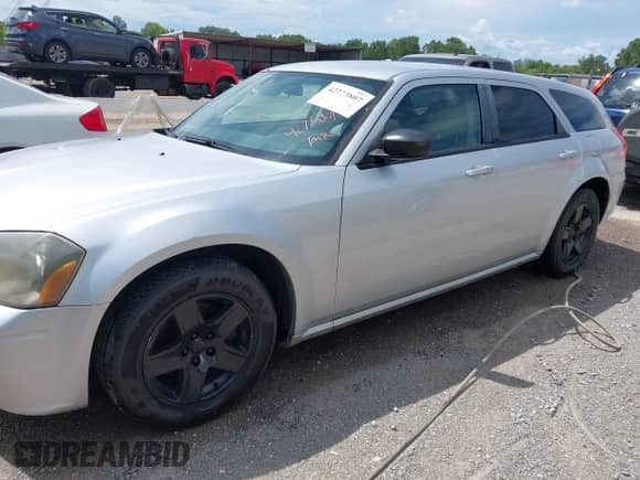 2005 Dodge Magnum SE с VIN 2D4FV48V45H147284, выставлен на аукционе IAAI как лот 42773807 с пробегом 233 561 миль миль и . История ставок и продаж доступна на DreamBid. Изображение 2.