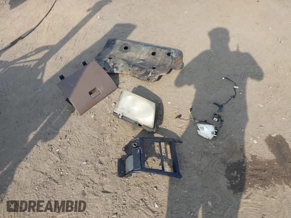 ✅ 1999 Toyota Tacoma • VIN: 4TAWN72N9XZ545127 • Lot: 43714609. Listed on IAAI with Not provided. Free auction sales archive from the USA and detailed vehicle history report at DreamBid. Image 11.