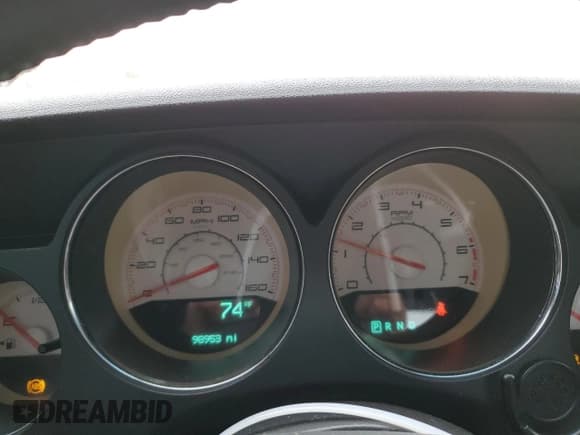 ✅ 2014 Dodge Challenger R/T 100th Anniversary Appearance • VIN: 2C3CDYBT6EH136826 • Lot: 72355944. Wystawiony na Copart z przebiegiem 98 953 mil. Bezpłatny archiwum sprzedaży aukcyjnych z USA i szczegółowy raport historii pojazdu na DreamBid. Zdjęcie 9.