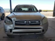 ✅ 2006 Toyota RAV4 Limited • VIN: JTMZK31V466003048 • Лот: 54793655. Опубликован ранее на Copart с пробегом 419 407 миль. Бесплатный доступ к архиву аукционных продаж из США и подробный отчёт об истории автомобиля на DreamBid. Изображение 5.