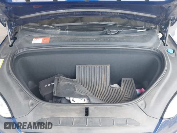 ✅ 2016 Tesla Model X 70D • VIN: 5YJXCAE23GF004285 • Lot: 42179024. Wystawiony na IAAI z przebiegiem 108 472 mil. Bezpłatny archiwum sprzedaży aukcyjnych z USA i szczegółowy raport historii pojazdu na DreamBid. Zdjęcie 10.