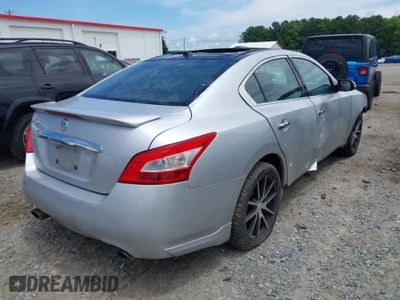 ✅ 2011 Nissan Maxima SV • VIN: 1N4AA5AP4BC853521 • Lot: 42745059. Wystawiony na IAAI z przebiegiem 189 414 mil. Bezpłatny archiwum sprzedaży aukcyjnych z USA i szczegółowy raport historii pojazdu na DreamBid. Zdjęcie 4.