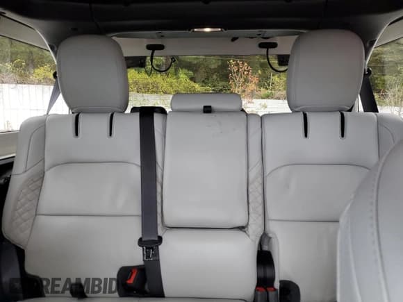 ✅ 2022 Jeep Wrangler Unlimited Sahara • VIN: 1C4JJXP65NW182979 • Lot: 89898485. Wystawiony na Copart z przebiegiem 31 135 mil. Bezpłatny archiwum sprzedaży aukcyjnych z USA i szczegółowy raport historii pojazdu na DreamBid. Zdjęcie 10.