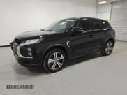 ✅ 2023 Mitsubishi Outlander ES • VIN: JA4ARUAU1PU011993 • Lot: 87361315. Wystawiony na Copart z przebiegiem 57 830 mil. Bezpłatny archiwum sprzedaży aukcyjnych z USA i szczegółowy raport historii pojazdu na DreamBid. Zdjęcie 1.