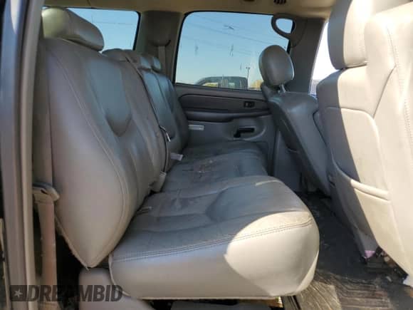 2003 Chevrolet Suburban Z71 с VIN 3GNFK16Z53G328120, выставлен на аукционе Copart как лот 75628484 с пробегом 221 108 миль миль и Списание • Salvage title. История ставок и продаж доступна на DreamBid. Изображение 11.