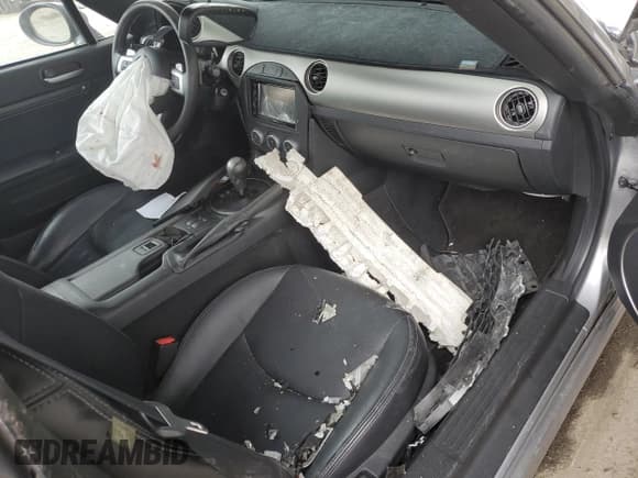 ✅ 2010 Mazda MX-5 Miata Grand Touring • VIN: JM1NC2FF2A0209195 • Lot: 53304085. Wystawiony na Copart z przebiegiem Nie podano. Bezpłatny archiwum sprzedaży aukcyjnych z USA i szczegółowy raport historii pojazdu na DreamBid. Zdjęcie 8.