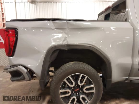 ✅ 2024 GMC Sierra 1500 AT4 • VIN: 1GTUUEEL8RZ119199 • Лот: 42548622. Опубликован ранее на IAAI с пробегом 28 304 миль. Бесплатный доступ к архиву аукционных продаж из США и подробный отчёт об истории автомобиля на DreamBid. Изображение 18.