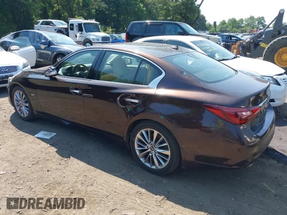✅ 2018 Infiniti Q50 Luxe • VIN: JN1EV7AR9JM610733 • Lot: 42855292. Listed on IAAI with 68,218 mi. Free auction sales archive from the USA and detailed vehicle history report at DreamBid. Image 6.