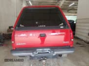 ✅ 1998 GMC Sierra 1500 • VIN: 2GTEK19RXW1547233 • Лот: 60666705. Опубликован ранее на Copart с пробегом 168 373 миль. Бесплатный доступ к архиву аукционных продаж из США и подробный отчёт об истории автомобиля на DreamBid. Изображение 6.