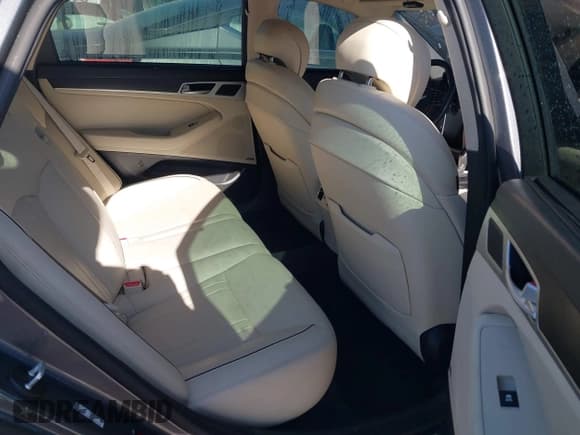 ✅ 2016 Hyundai Genesis 3.8L • VIN: KMHGN4JE3GU144111 • Lot: 43345588. Wystawiony na IAAI z przebiegiem 62 697 mil. Bezpłatny archiwum sprzedaży aukcyjnych z USA i szczegółowy raport historii pojazdu na DreamBid. Zdjęcie 8.