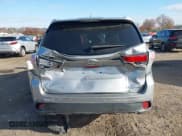 ✅ 2014 Toyota Highlander XLE • VIN: 5TDJKRFH3ES067714 • Lot: 43691151. Wystawiony na IAAI z przebiegiem 224 667 mil. Bezpłatny archiwum sprzedaży aukcyjnych z USA i szczegółowy raport historii pojazdu na DreamBid. Zdjęcie 16.