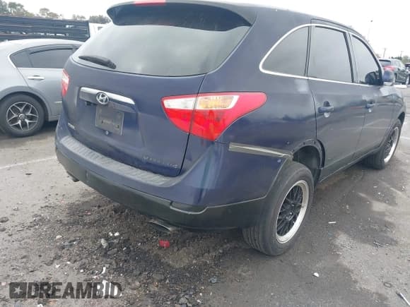 ✅ 2008 Hyundai Veracruz GLS • VIN: KM8NU13C48U040555 • Lot: 42557835. Listed on IAAI with 151,548 mi. Free auction sales archive from the USA and detailed vehicle history report at DreamBid. Image 4.