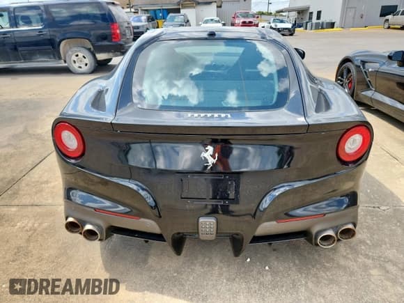 ✅ 2017 Ferrari F12 • VIN: ZFF74UFA8H0220199 • Лот: 80190225. Опубликован ранее на Copart с пробегом Не указан. Бесплатный доступ к архиву аукционных продаж из США и подробный отчёт об истории автомобиля на DreamBid. Изображение 6.