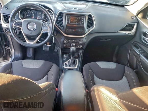 ✅ 2014 Jeep Cherokee Latitude • VIN: 1C4PJMCB3EW224531 • Lot: 94262385. Wystawiony na Copart z przebiegiem 141 553 mil. Bezpłatny archiwum sprzedaży aukcyjnych z USA i szczegółowy raport historii pojazdu na DreamBid. Zdjęcie 8.