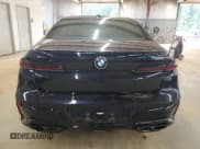 ✅ 2023 BMW 7 Series 760i xDrive • VIN: WBA33EJ01PCM34367 • Лот: 66617815. Опубликован ранее на Copart с пробегом 21 759 миль. Бесплатный доступ к архиву аукционных продаж из США и подробный отчёт об истории автомобиля на DreamBid. Изображение 6.